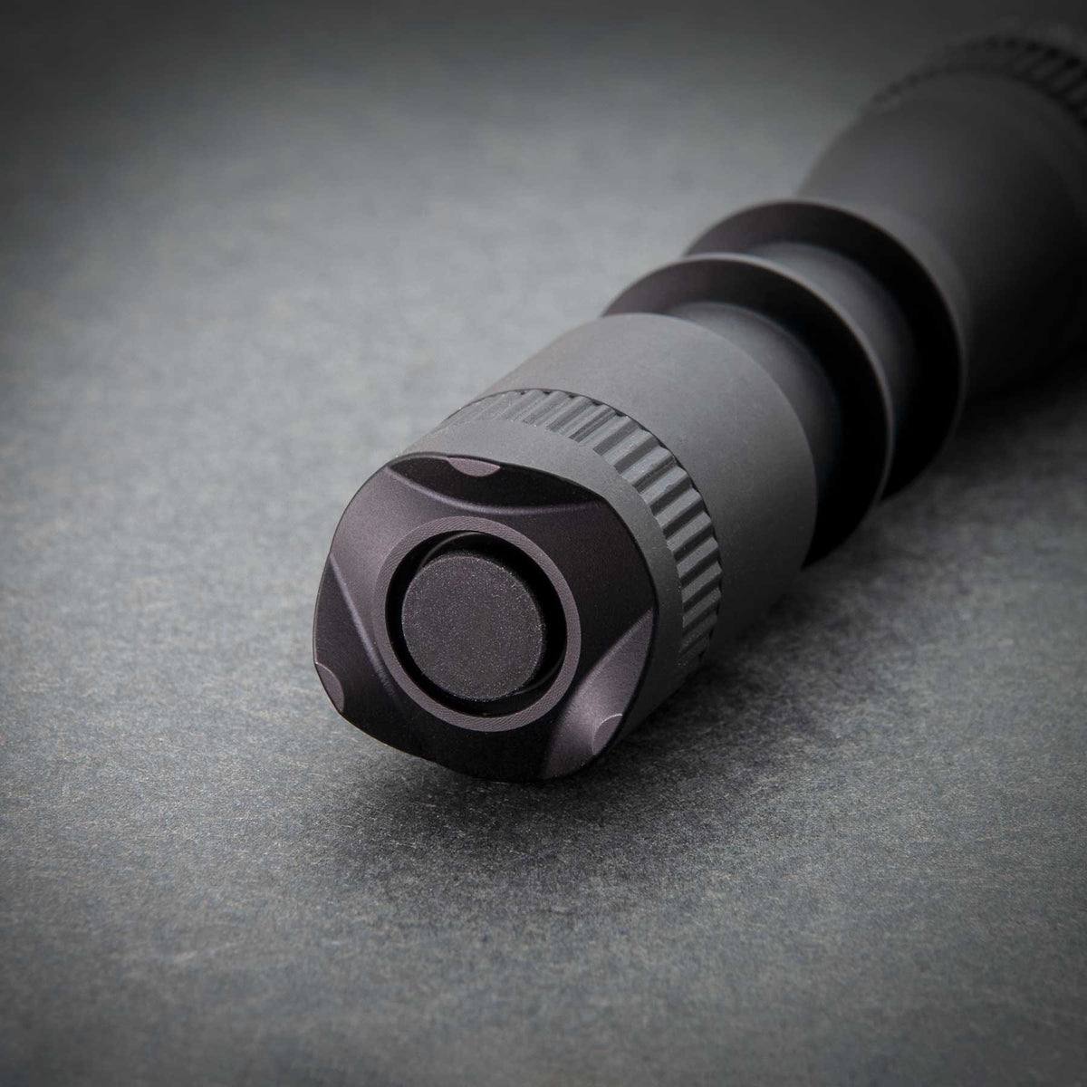 Mag-Tac® 2 LED Crown Bezel Flashlight – 221-Meter Beam, 4-Hour Runtime & 398 Lumens